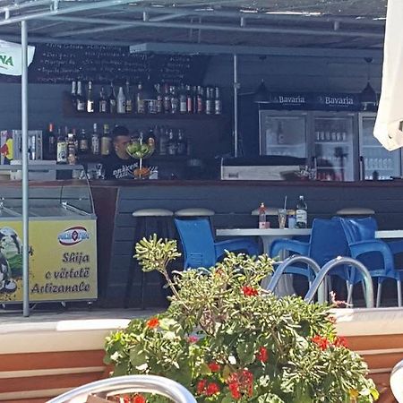 Perla Hotel Saranda Exterior photo