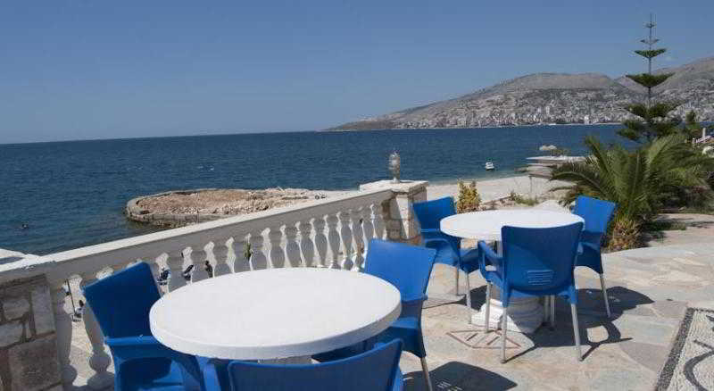 Perla Hotel Saranda Exterior photo