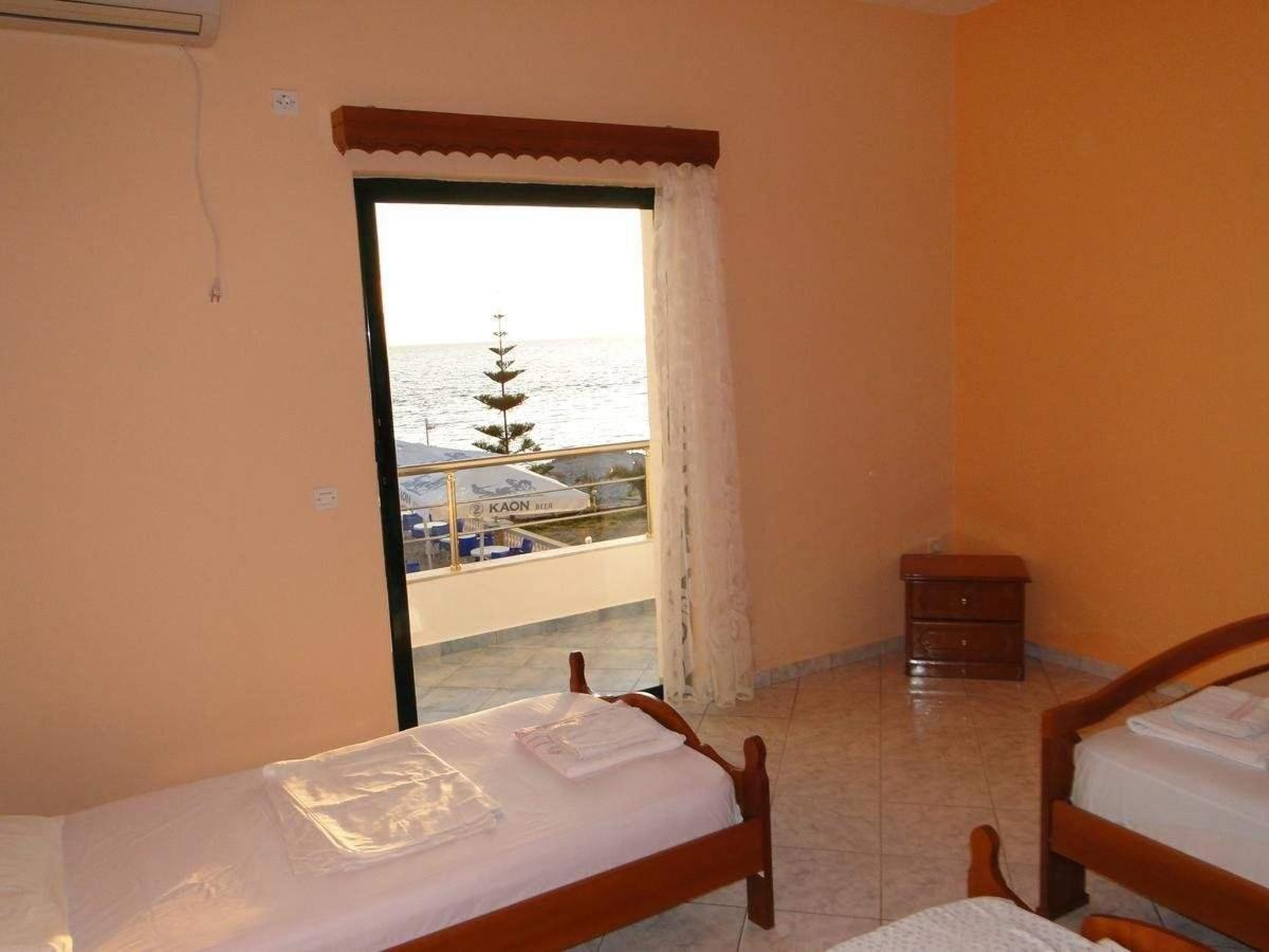 Perla Hotel Saranda Exterior photo