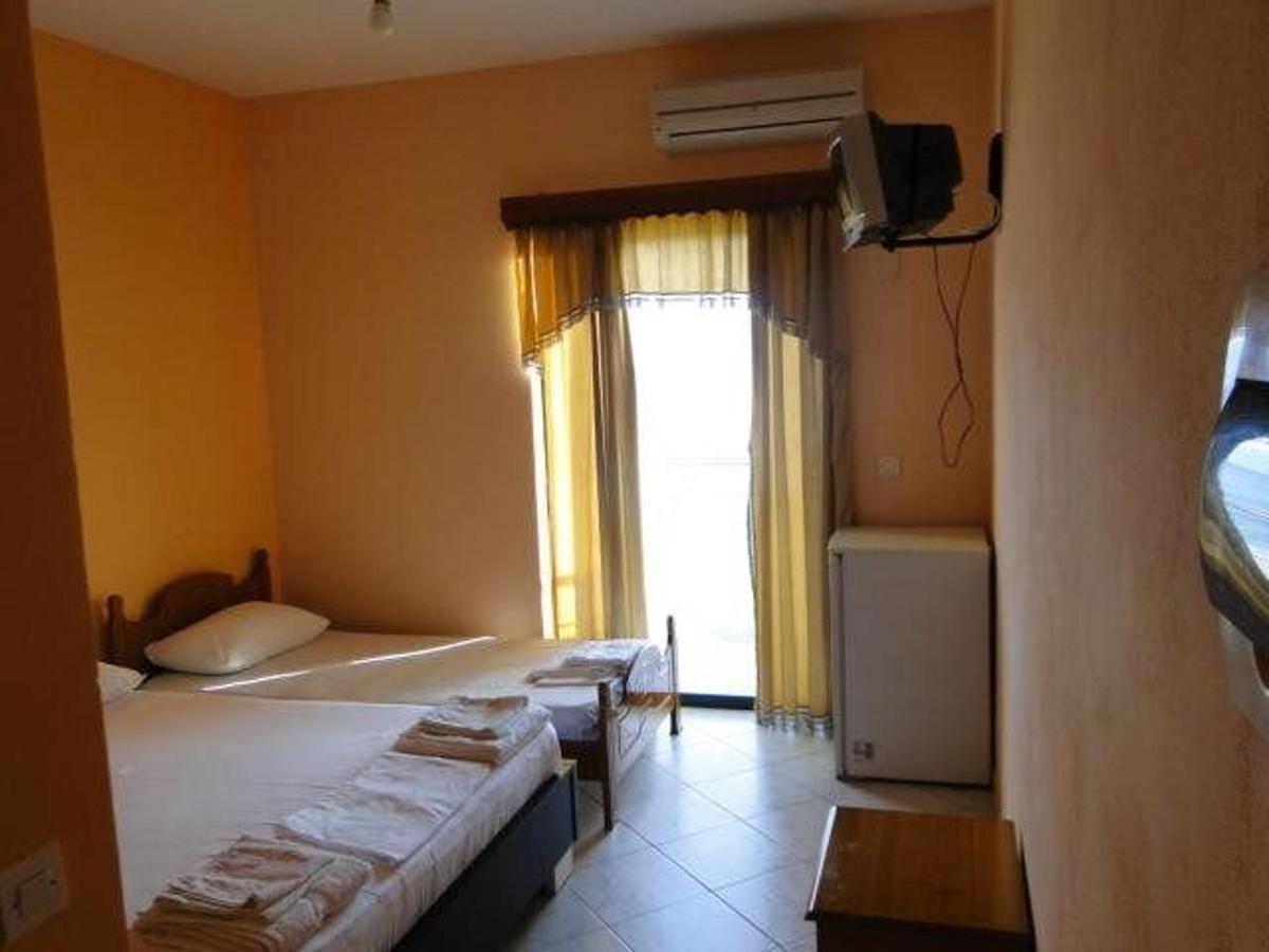 Perla Hotel Saranda Exterior photo